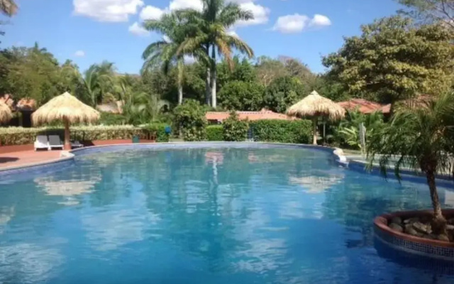 Charming 2 Bdrm Tuscany-style Villa