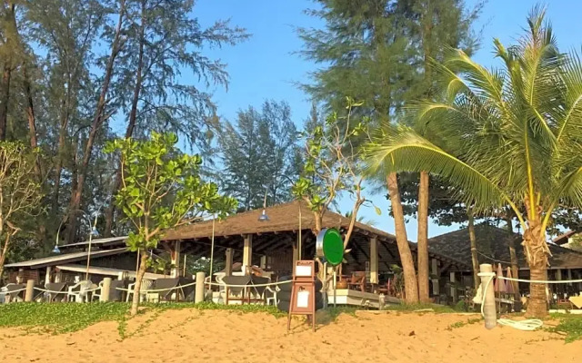 Lah Own Khaolak Resort