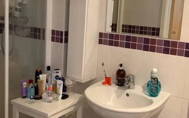 Impeccable 2-bed Apartment in London