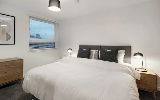 City Point Apartments by Guestz