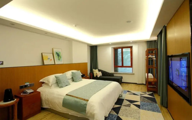 Lushan Xinyuan Hotel