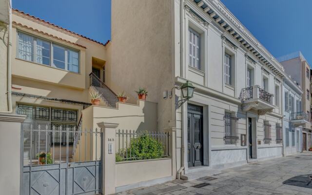Отель Neoclassical apartment next to Acropolis Греция, Афины - отзывы, цены и фото номеров - забронировать отель Neoclassical apartment next to Acropolis онлайн вид на фасад