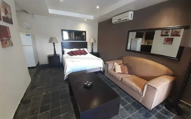 Flying Falcon Guesthouse