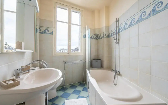Luxeux T2 de 85m2 vue sur la Tour Eiffel