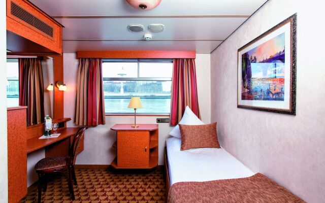 Отель Crossgates Hotelship 3 Star - Altstadt - Düsseldorf комната для гостей