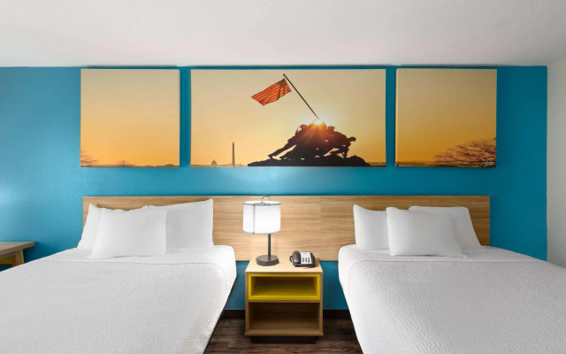 Days Inn by Wyndham Clarksville North