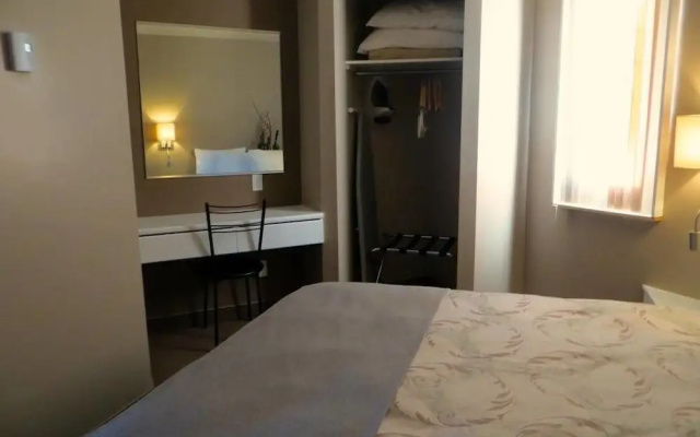 Motel Invitation