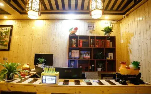 Furong Town Guohua Inn