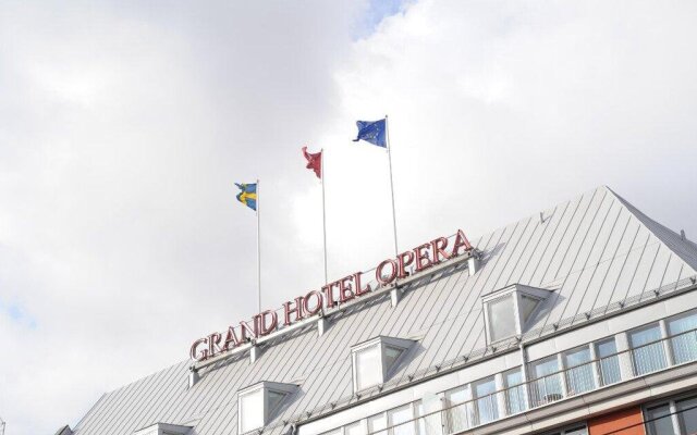 Отель Grand Hotel Opera Швеция, Гётеборг - 2 отзыва об отеле, цены и фото номеров - забронировать отель Grand Hotel Opera онлайн вид на фасад