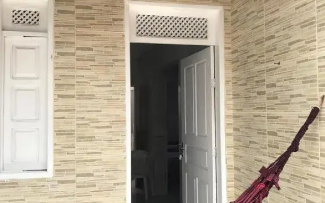 Casa em residencial, mobiliada para temporada.