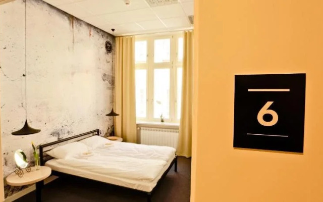 Sleep In Hostel Apartments