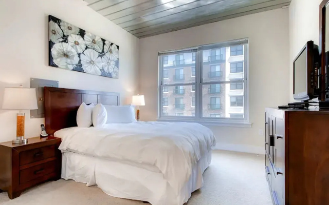 Global Luxury Suites at Whetstone Way