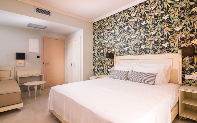 Neikos Luxury Suites