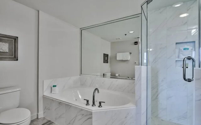 Sterling Gem Heated Pool Beach Front