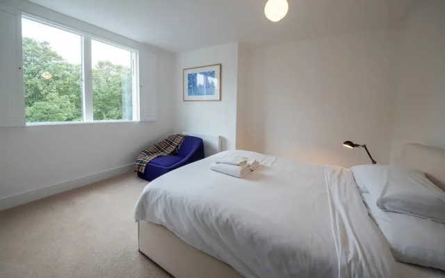 2 Bedroom Home Near Peckham High Street