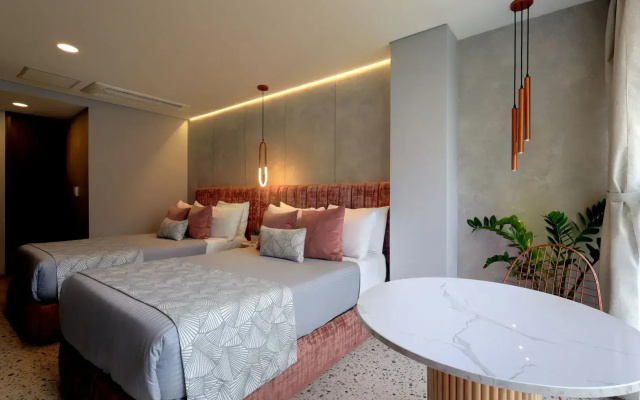 The O By Seekers Medellín