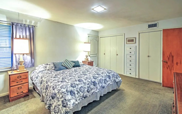 Mid-century Hideaway: Spacious Brownsville Home!
