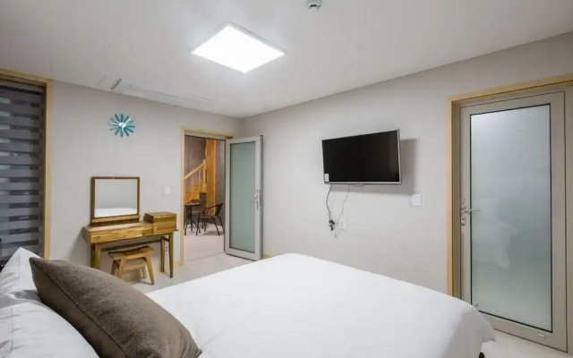 Asamo poolvilla
