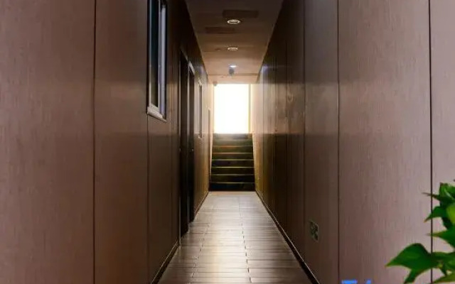 Nana Hotel