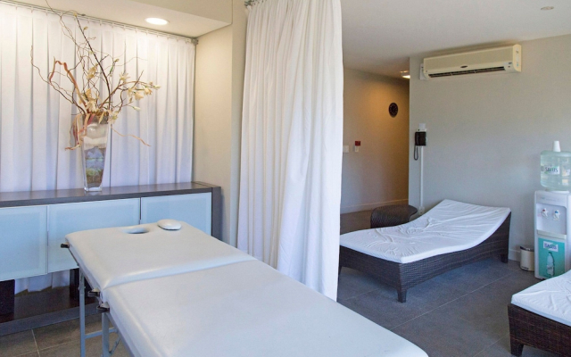 Oceana Suites Ocean Drive