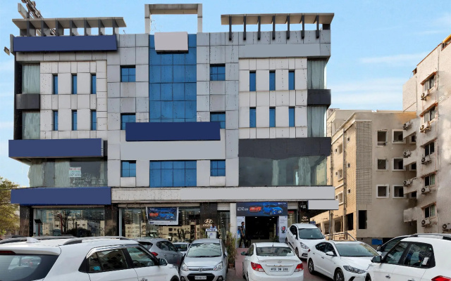 Capital O 12384 Hotel Rudra Grand