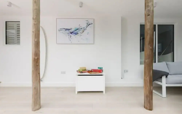 Luxury Seafront Family Home - Indoor Pool