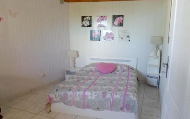 House With 2 Bedrooms in Petite Ile, With Wonderful sea View, Enclosed in Petite-Ile, France from 155$, photos, reviews - zenhotels.com guestroom