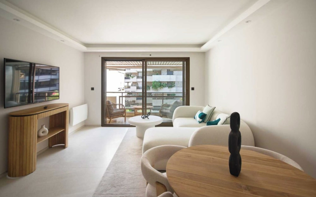 A/C apt in the Heart of Cannes--croisette/beaches