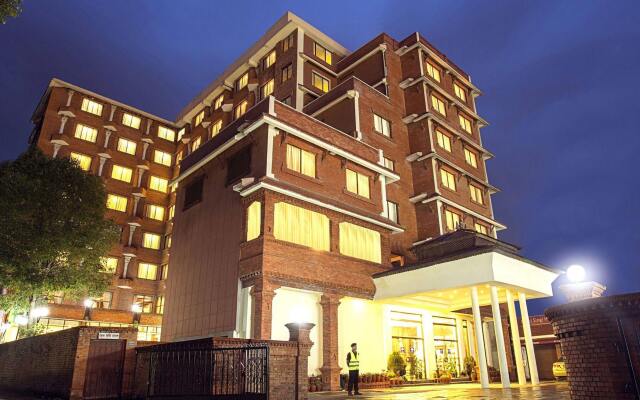 Отель Royal Singi Hotel Непал, Катманду - отзывы, цены и фото номеров - забронировать отель Royal Singi Hotel онлайн вид на фасад