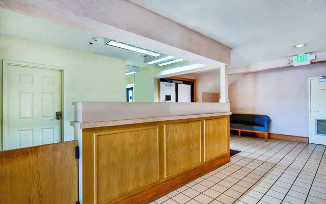 Motel 6 Jeffersonville, In - Louisville