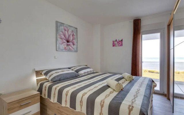 Spacious Holiday Home in Privlaka near Sea Beach