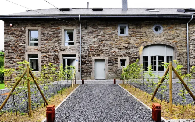 Combination of two Beautiful, Luxuriously Renovated Homes With En-suite Bathrooms