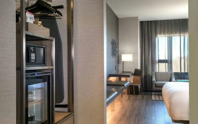 AC Hotel by Marriott Boston North