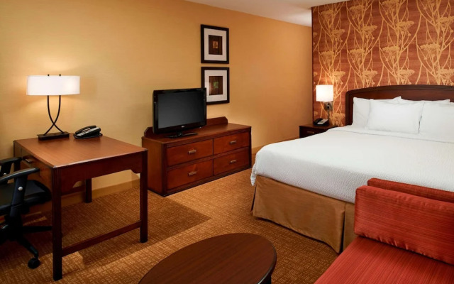 Courtyard By Marriott Detroit Novi
