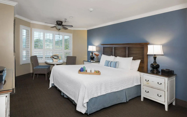 Sand Pebbles Inn