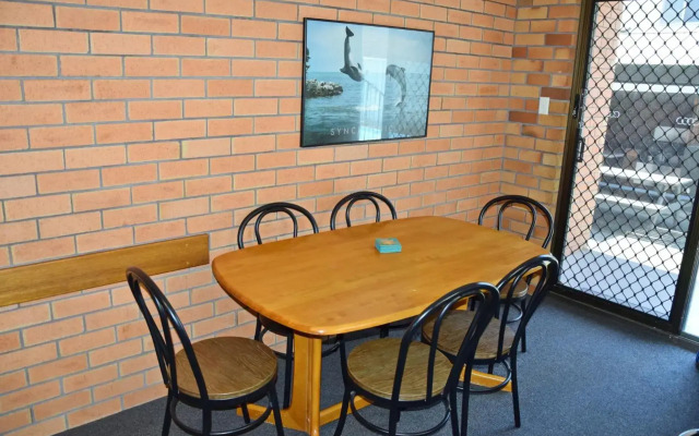Cameo Court 2