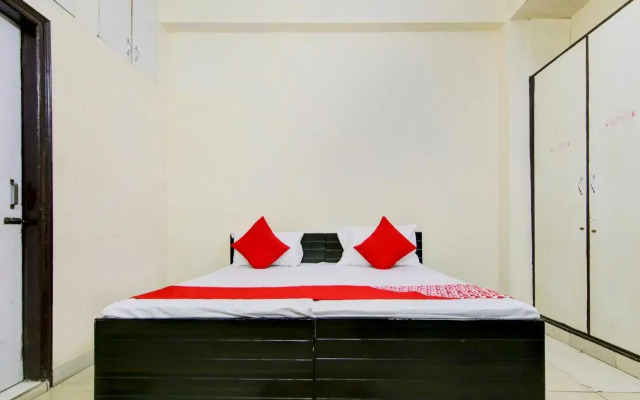OYO Flagship 80561 Hansa Residency