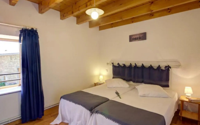 Gîte Les Salles, 3 pièces, 4 personnes - FR-1-496-66
