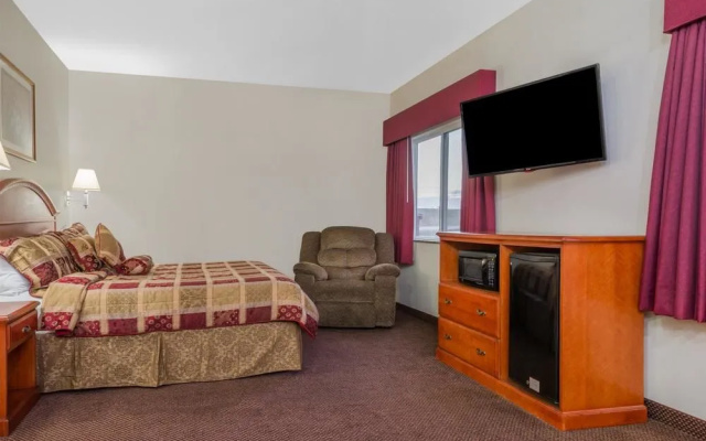 Super 8 Salina