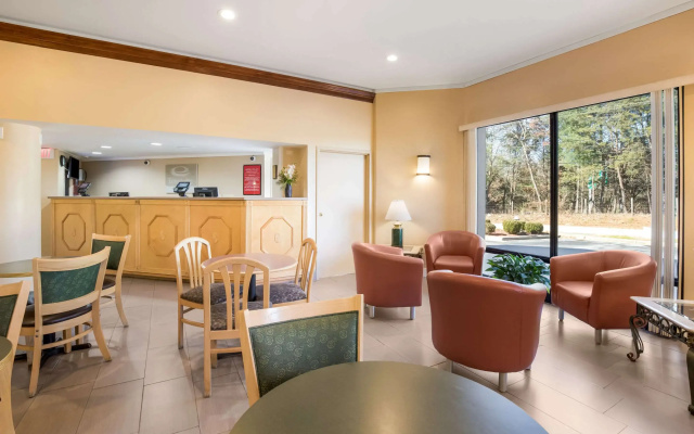 Econo Lodge Hendersonville