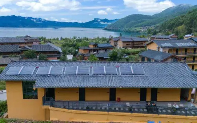 Lugu Lake Scenic Area | Canglanju · Serene Lakeside Vacation Boutique Stay (Daluoshui Village)