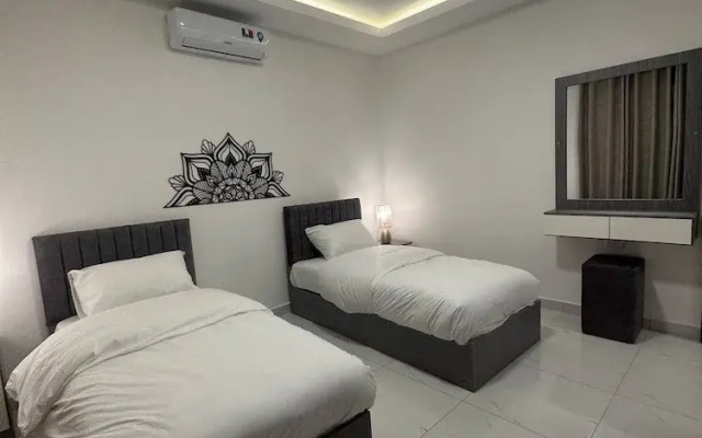 Jrecozy Home Near All Services 22