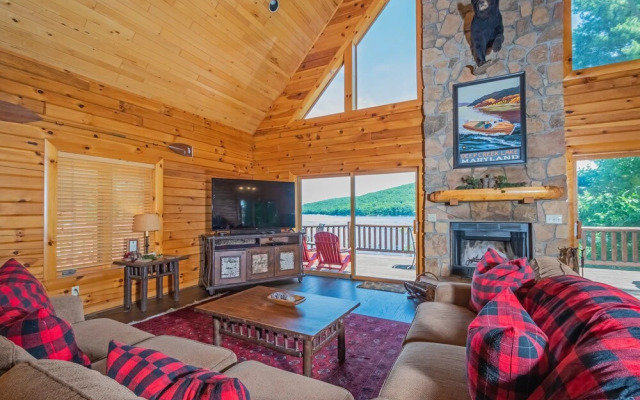 Bear Hollow House