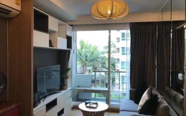 Luxury Condo Sukhumvit 11-13 Asoke Nana nightlife
