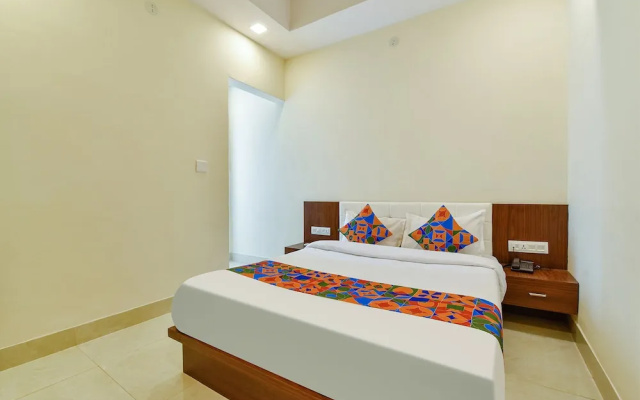Fabhotel Diamond I