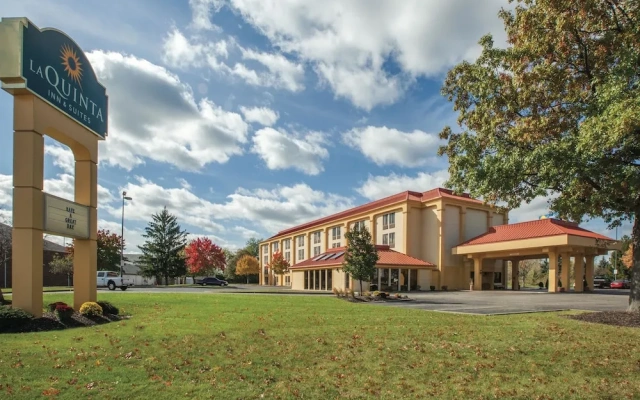 La Quinta Inn & Suites Canton