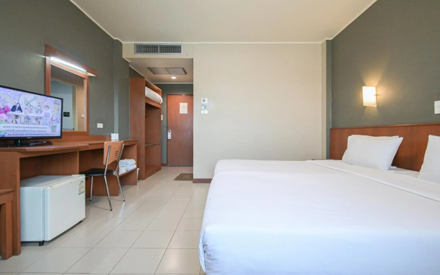 Rattana Park Hotel