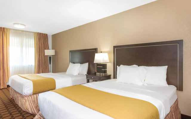Umpqua Valley Hotel