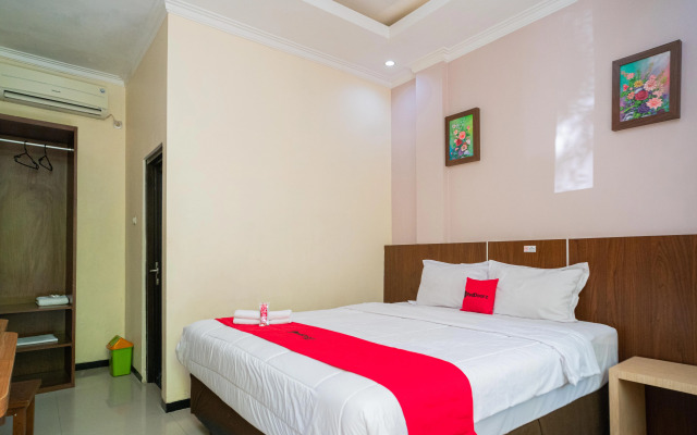RedDoorz Plus Syariah @ Jalan Dokter Wahidin Bojonegoro