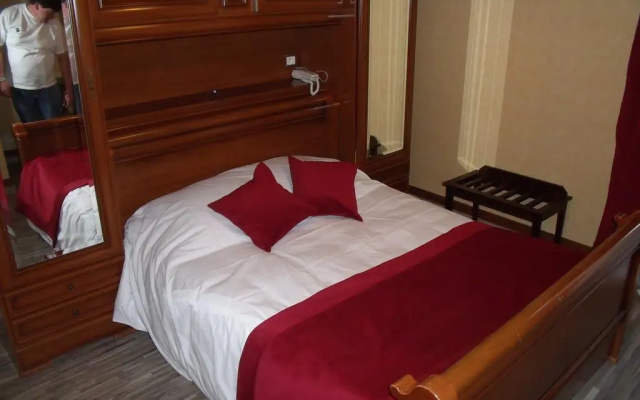 Hotel Saint-Sauveur